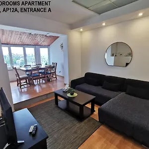 Black And White Apartment Bukarest